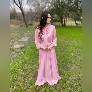 Vintage 70s 1970s pink polyester pleated maxi dress